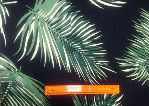 Штапель растительный рисунок зелёный на тёмно-синем