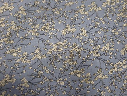 Лён белый на голубом