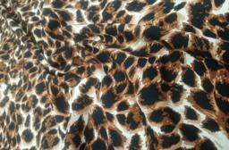 Штапель животный принт тёмно-коричневый на молочном