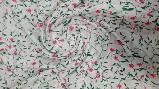 Штапель цветы на белом