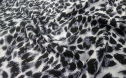 Штапель животный принт чёрный на бледно-сером