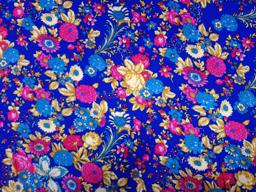 Штапель розы букет на ярко-синем