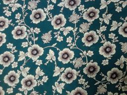 Штапель цветы на изумрудном