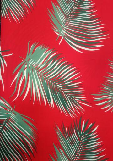 Штапель растительный рисунок зеленый на красном