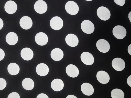 Штапель горошек белый на черном диаметр 3.2см