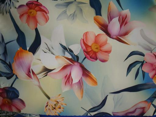 Барби Цветы на кремовом